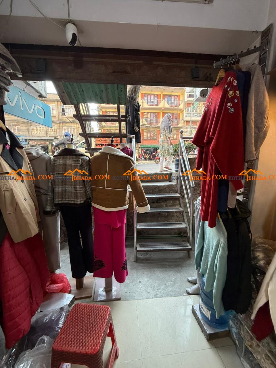 Shutter available for rent in Gwarko